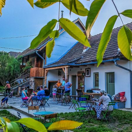 Minifaktura Loft Apartman & Reggelizo Es Etelbar Szokolya Dış mekan fotoğraf