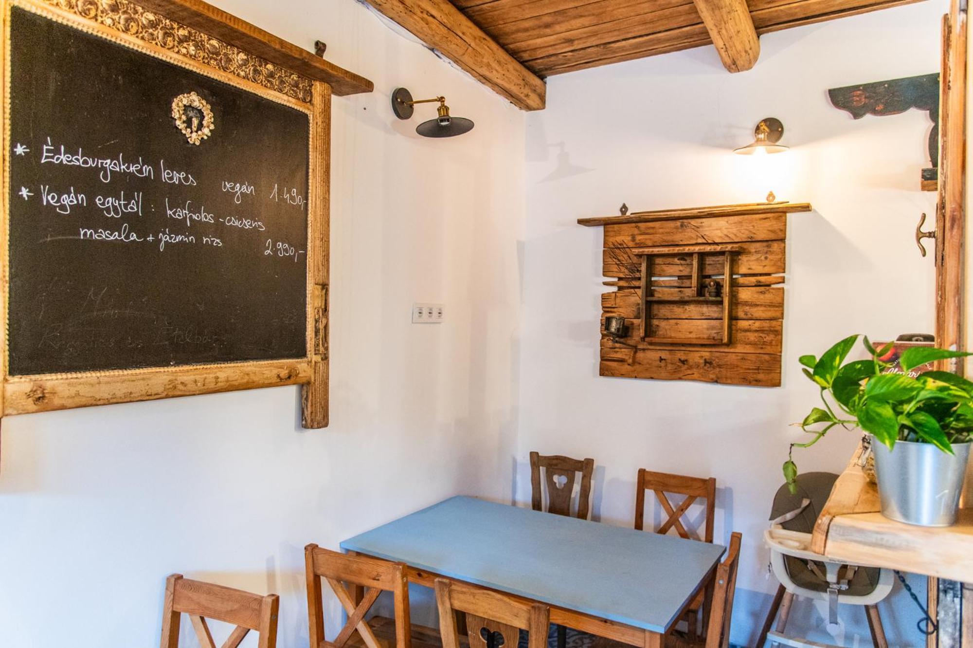 Minifaktura Loft Apartman & Reggelizo Es Etelbar Szokolya Dış mekan fotoğraf